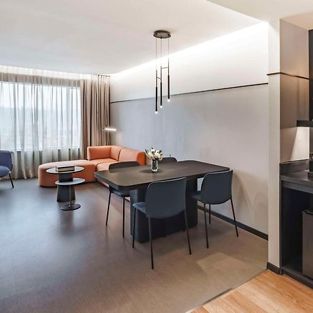 Pullman Santiago Vitacura ภายนอก รูปภาพ A suite at the hotel
