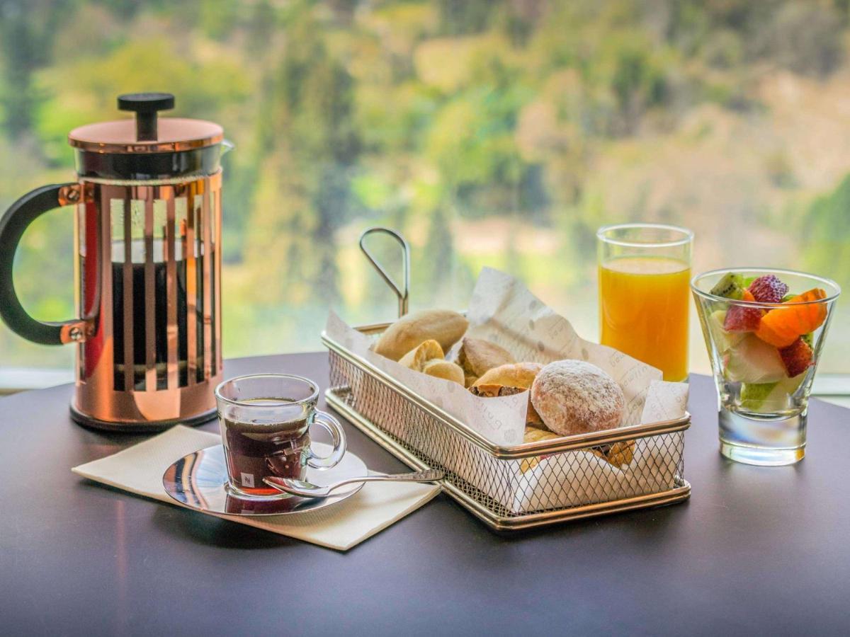 Pullman Santiago Vitacura ภายนอก รูปภาพ A French press