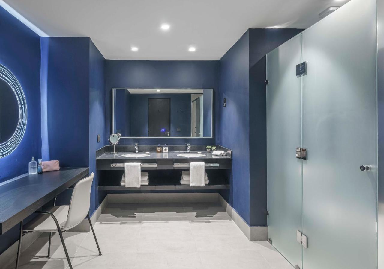 Pullman Santiago Vitacura ภายนอก รูปภาพ Bathroom