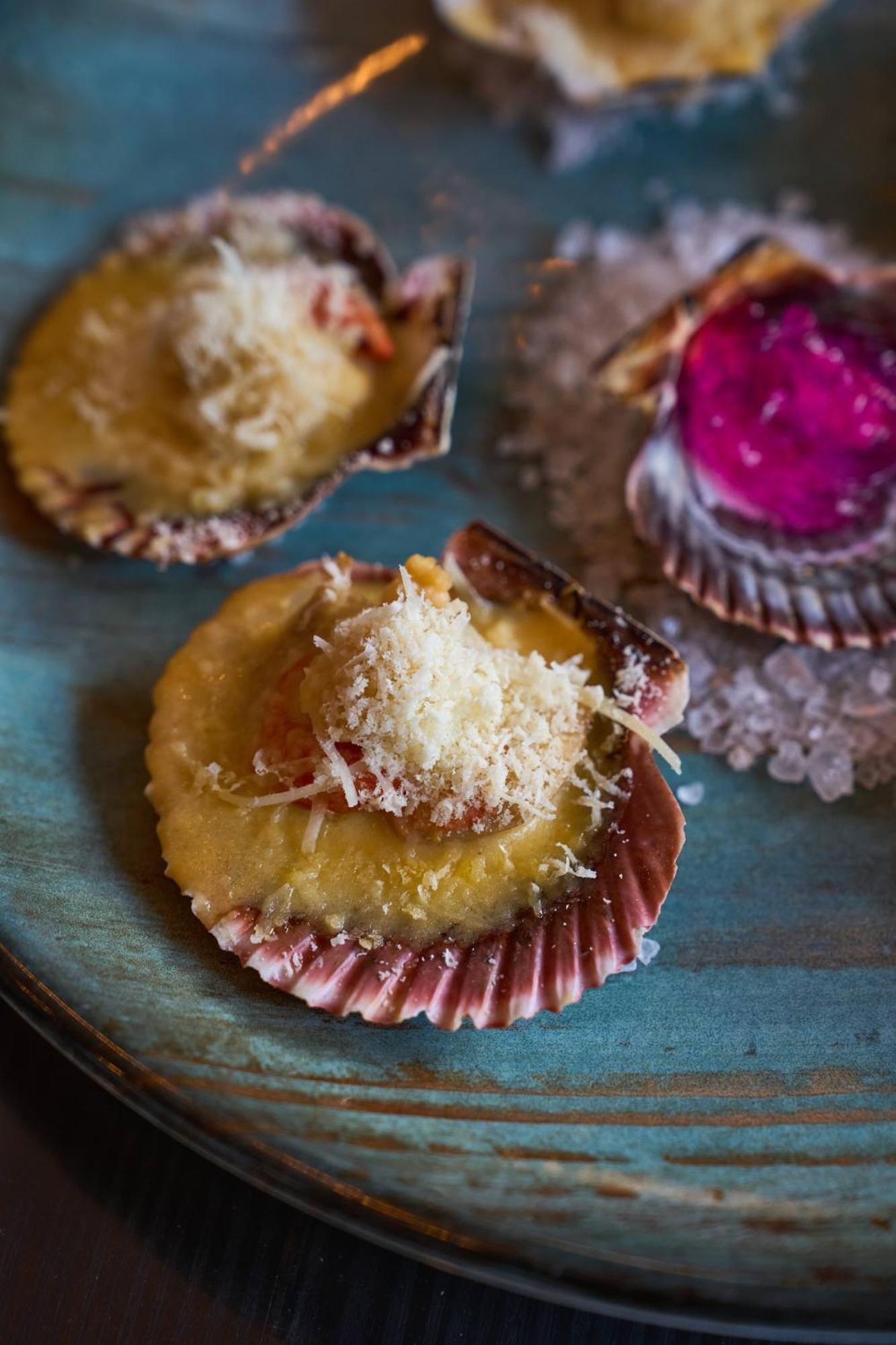 Pullman Santiago Vitacura ภายนอก รูปภาพ A baked scallop