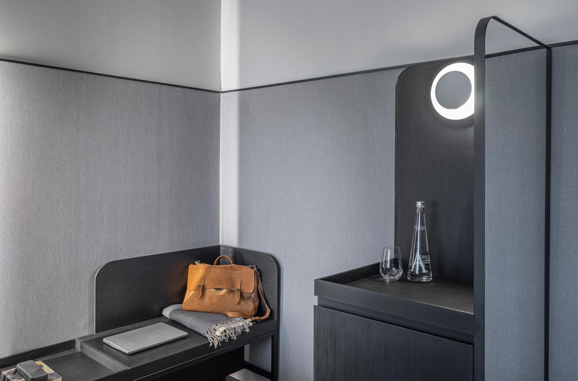 Pullman Santiago Vitacura ภายนอก รูปภาพ A room at the hotel