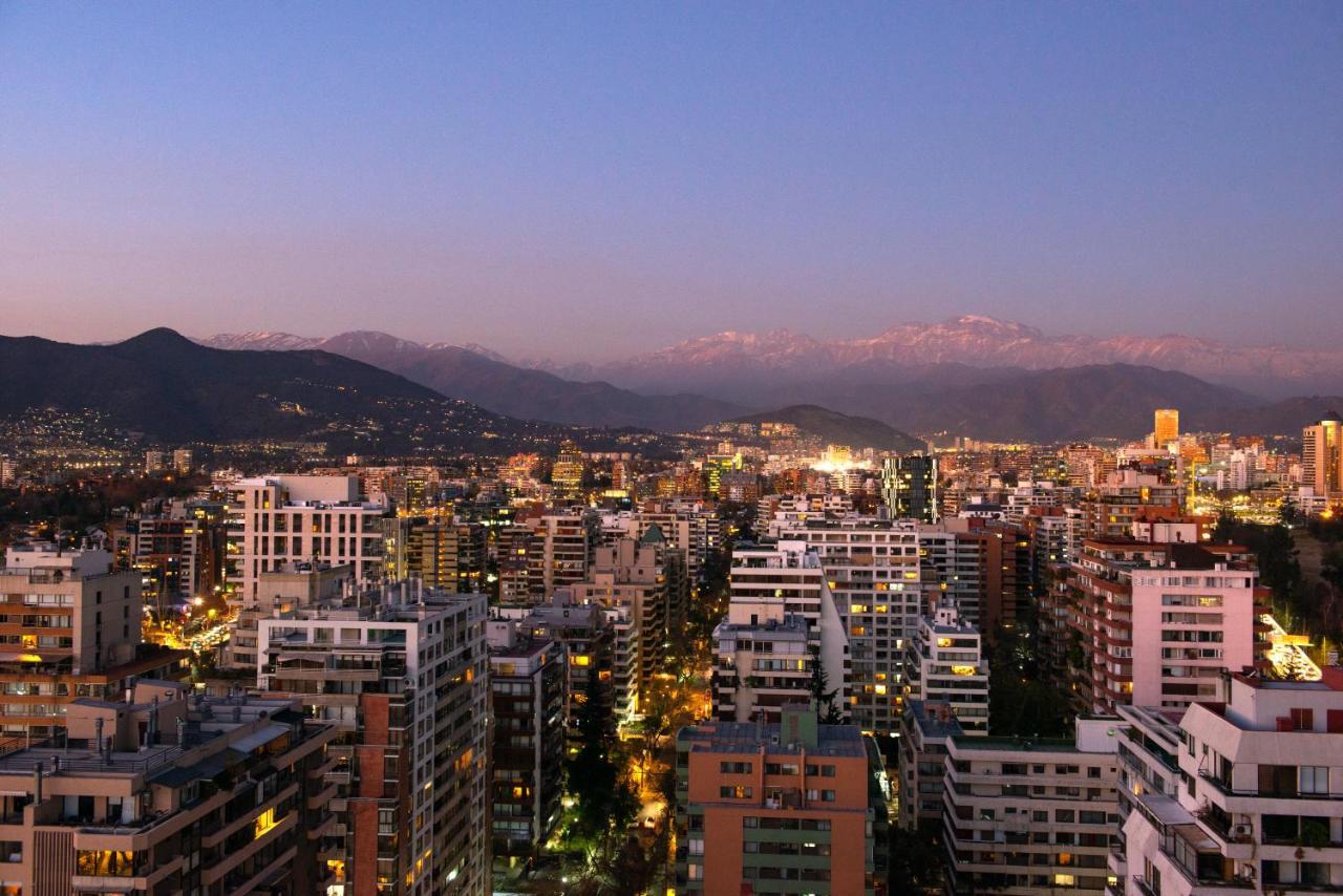Pullman Santiago Vitacura ภายนอก รูปภาพ Santiago skyline